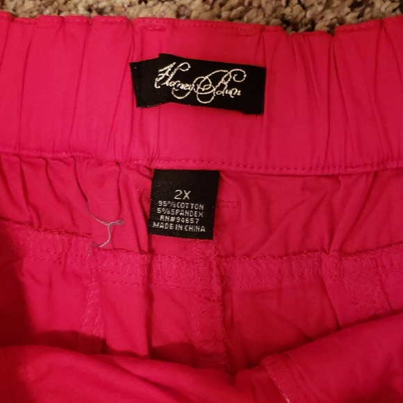NWOT Men's Red Cargo shorts - Picture 4 of 6